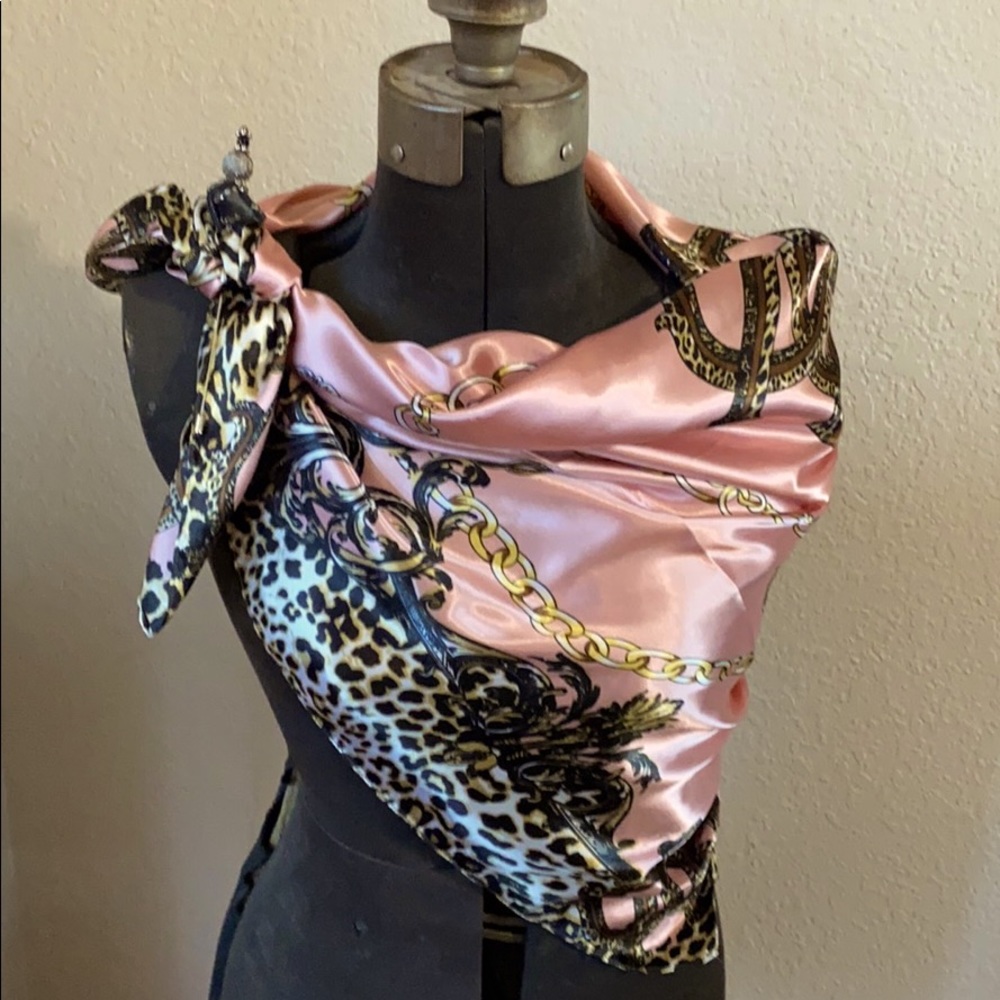 Scarf, bandanna, bufanda, shawl, wrap